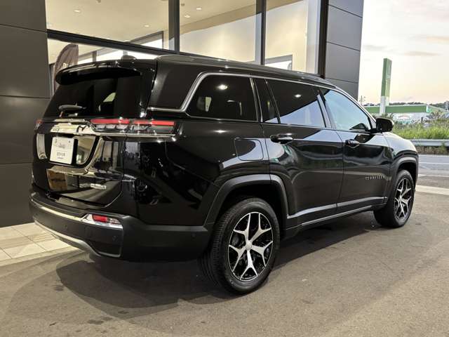 Jeep Commander 10