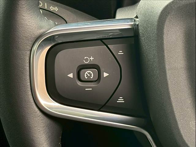 Volvo XC40 9