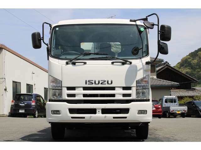 Isuzu Forward 2