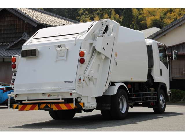 Isuzu Forward 8