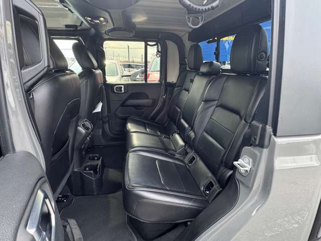 Jeep Gladiator 8