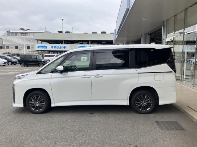 Toyota Voxy 5