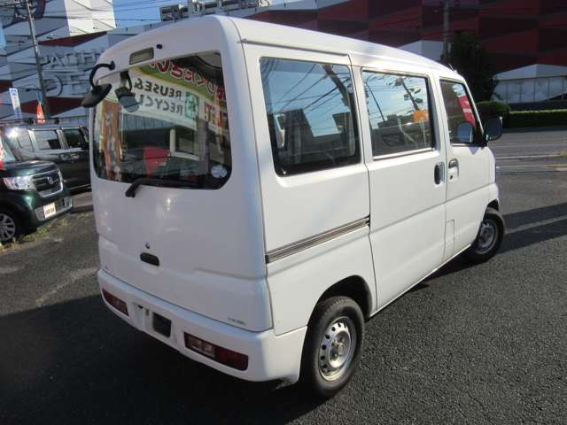 Mitsubishi Minicab Van 9