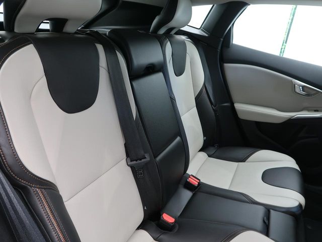Volvo V40 Cross Country 12