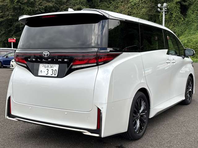 Toyota Vellfire 5