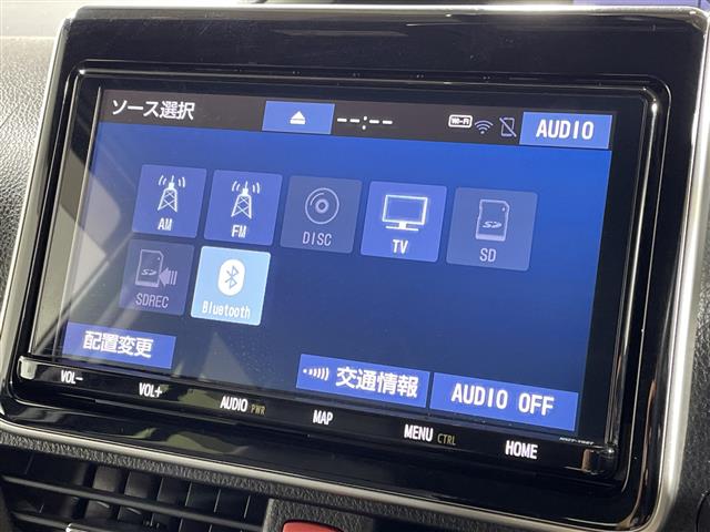 Toyota Voxy 12