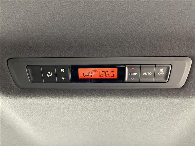 Toyota Voxy 7