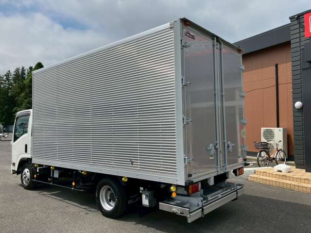 Isuzu Elf 11