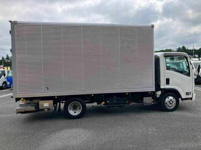 Isuzu Elf 4
