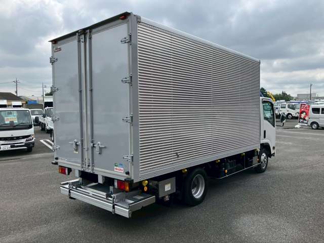 Isuzu Elf 5