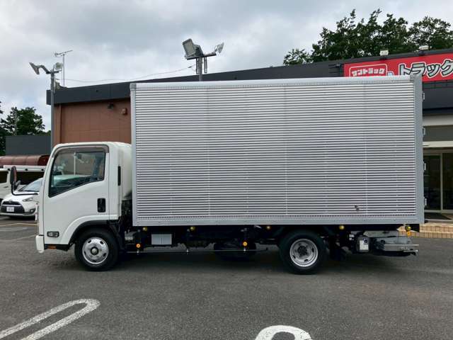 Isuzu Elf 8