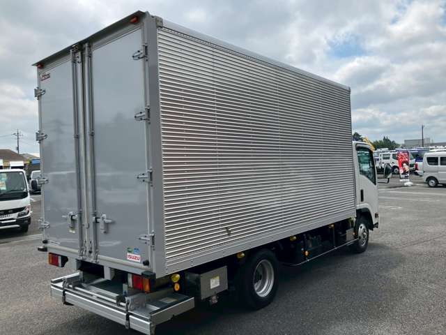 Isuzu Elf 10