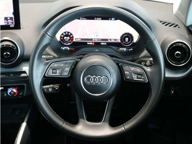 Audi Q2 8