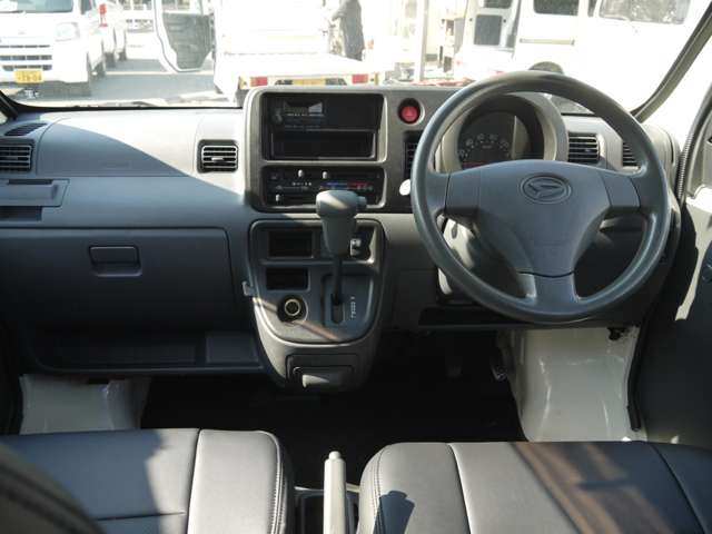 Daihatsu Hijet Cargo 9