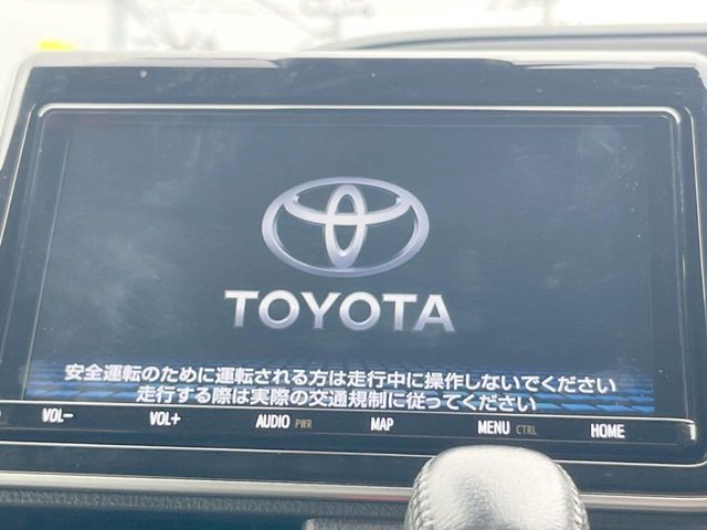 Toyota Voxy 5