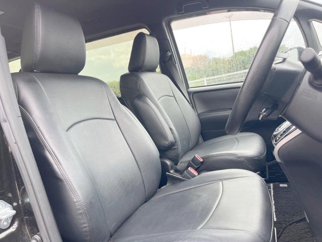 Toyota Voxy 9