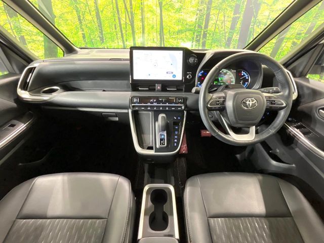 Toyota Noah 2