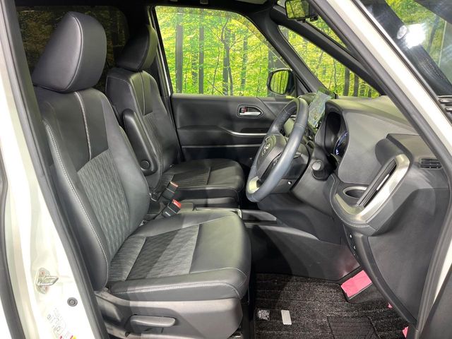 Toyota Noah 7