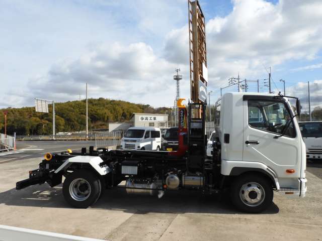 Mitsubishi Fuso Fighter 9