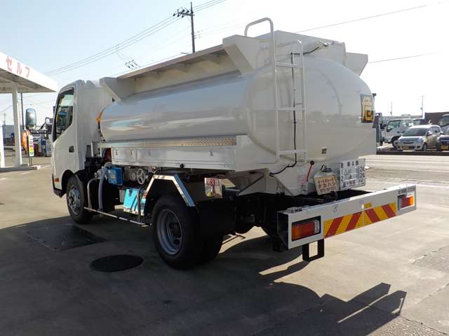Hino Dutro 3