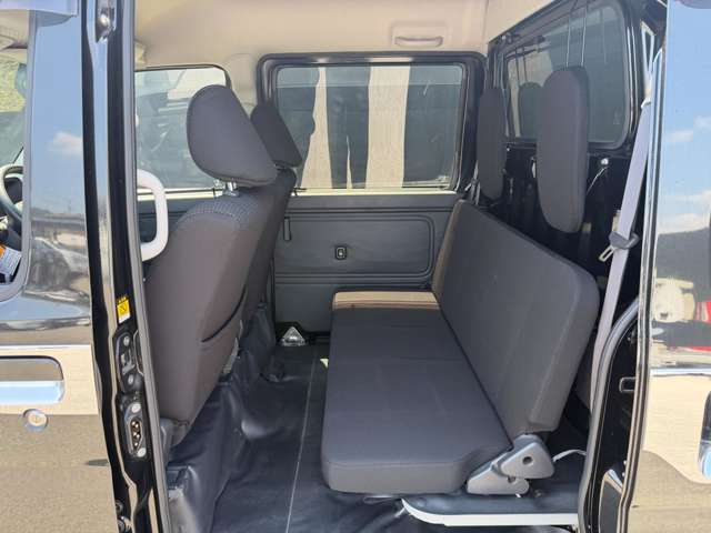 Daihatsu Hijet Deck Van 11