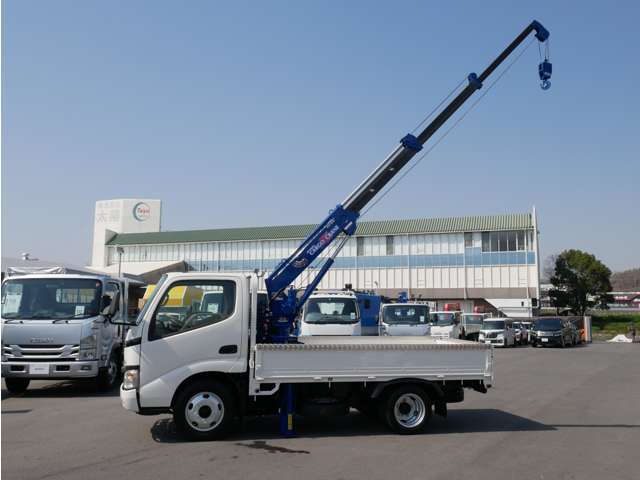 Hino Dutro 4