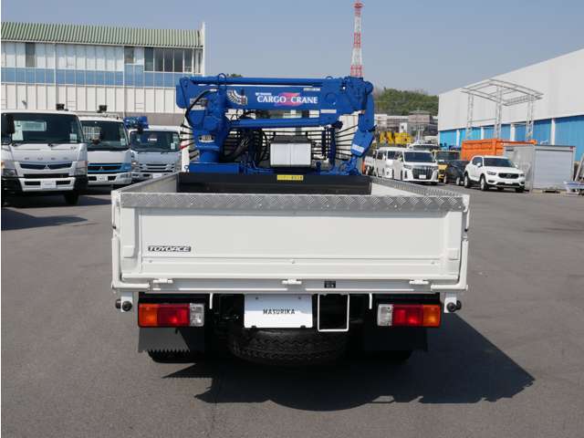 Hino Dutro 9