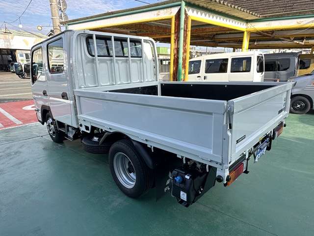 Mitsubishi Fuso Canter 9