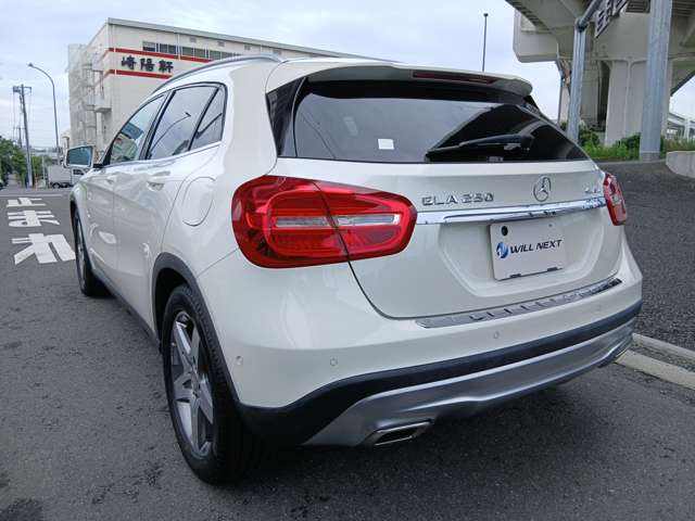 Mercedes-Benz GLA-Class 11
