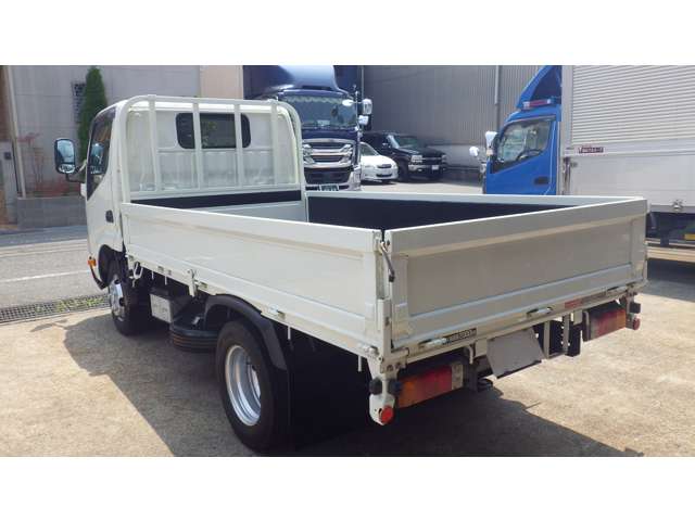 Hino Dutro 5