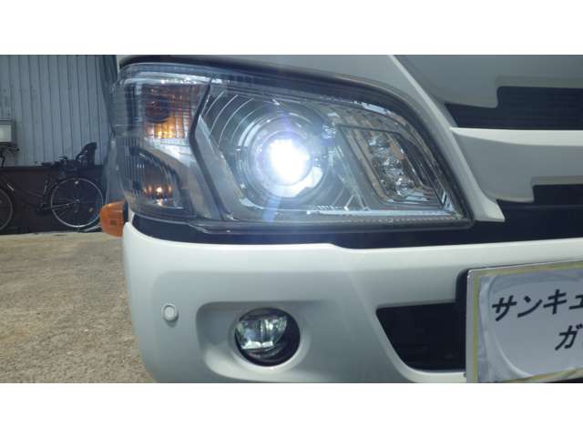 Hino Dutro 7
