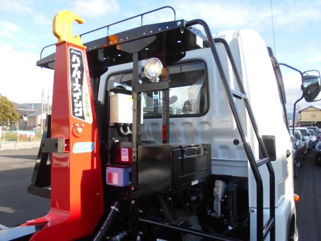 Mitsubishi Fuso Fighter 12