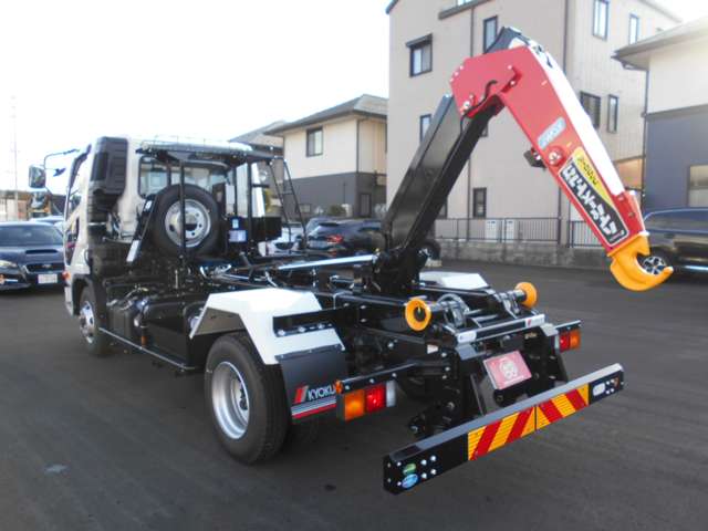 Mitsubishi Fuso Fighter 9