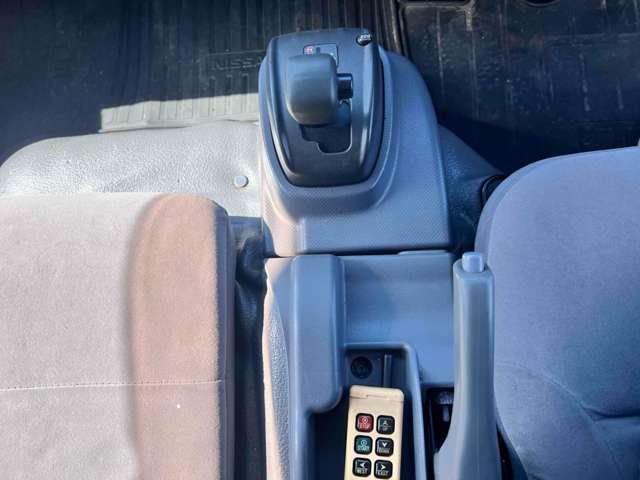 Isuzu Elf 4