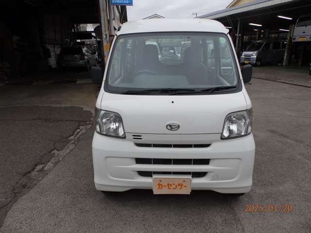 Daihatsu Hijet Cargo 4