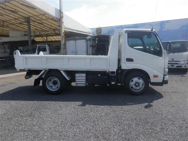 Hino Dutro 4