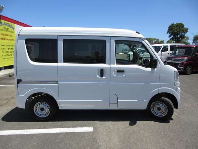 Mitsubishi Minicab Van 11