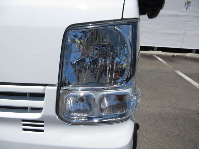 Mitsubishi Minicab Van 7