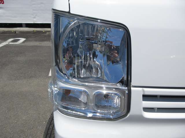 Mitsubishi Minicab Van 8