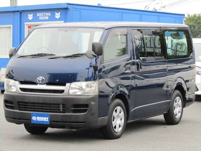 Toyota Hiace Van 12