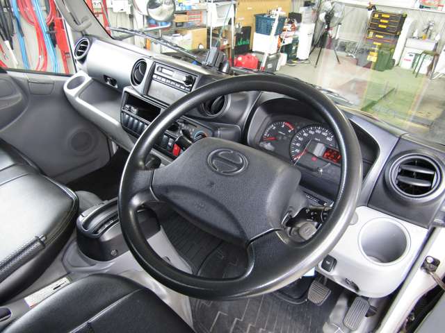 Hino Dutro 5
