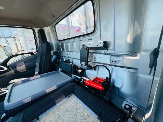 Hino Dutro 11