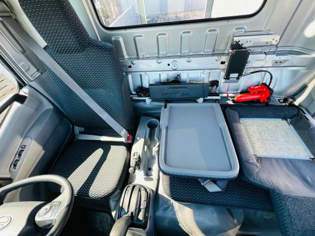 Hino Dutro 12