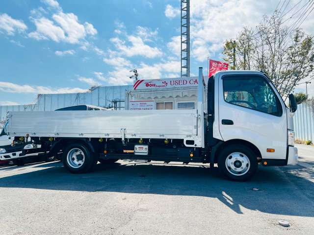 Hino Dutro 4