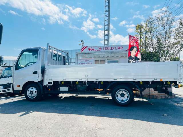 Hino Dutro 8