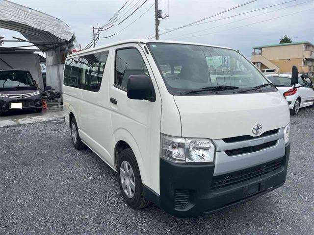 Toyota Hiace Van 6