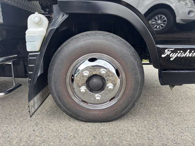 Mitsubishi Fuso Canter 9