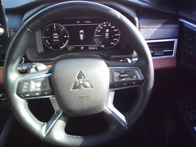 Mitsubishi Outlander 2