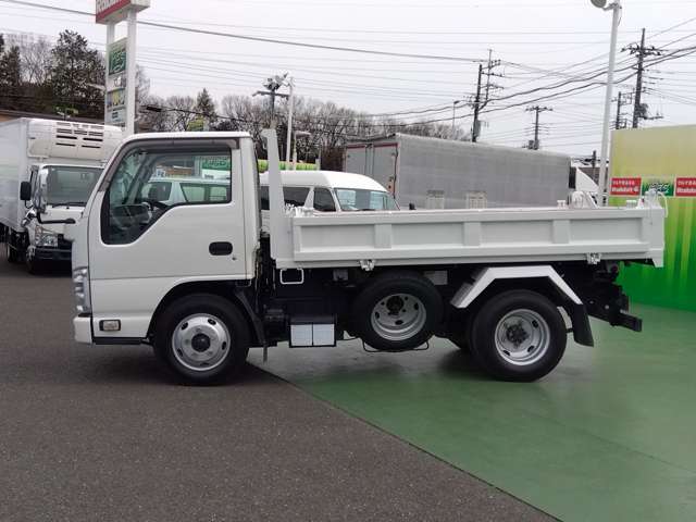 Isuzu Elf 3