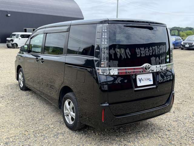 Toyota Voxy 5
